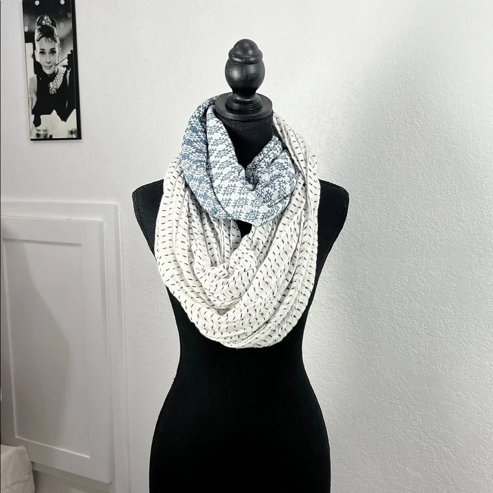 LOFT Women's White Blue Textured Infinity Scarf Geometric Pattern Chic Fall Wear